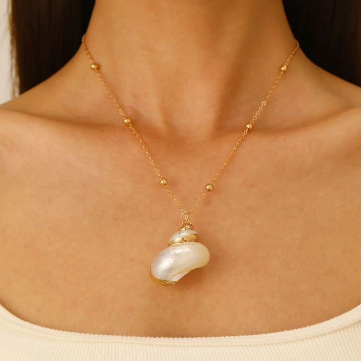 Shell Pendant Necklace