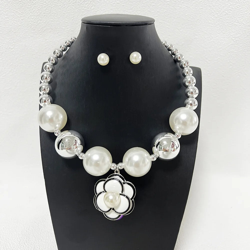Pearl Beaded Choker