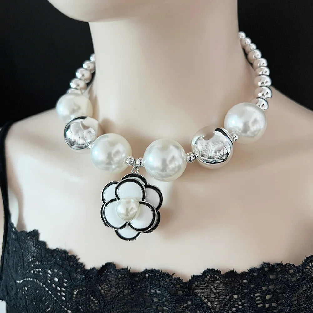 Pearl Beaded Choker
