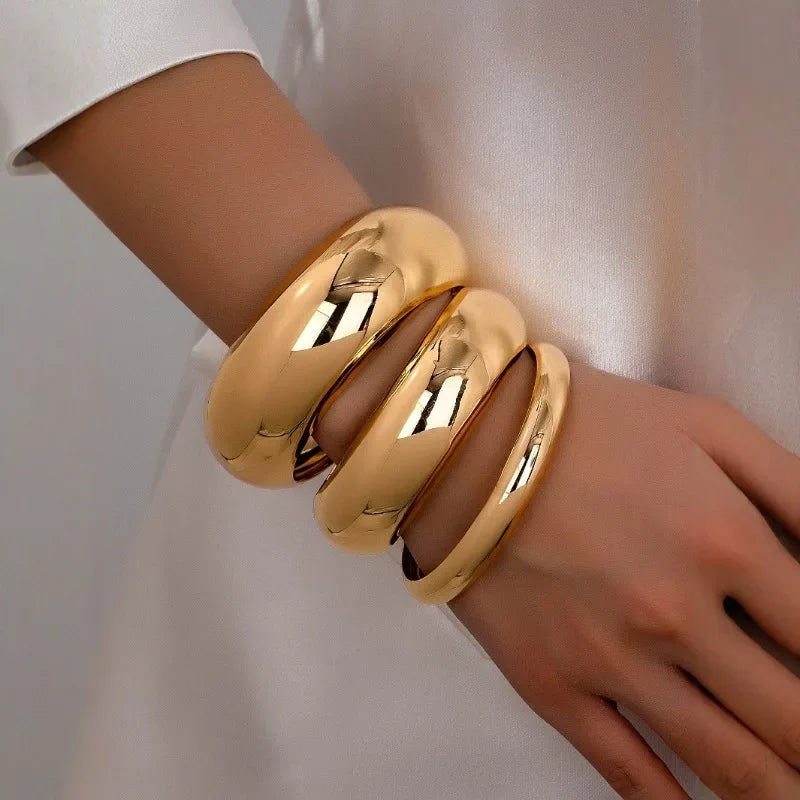 Minimal Gold Bangle Set