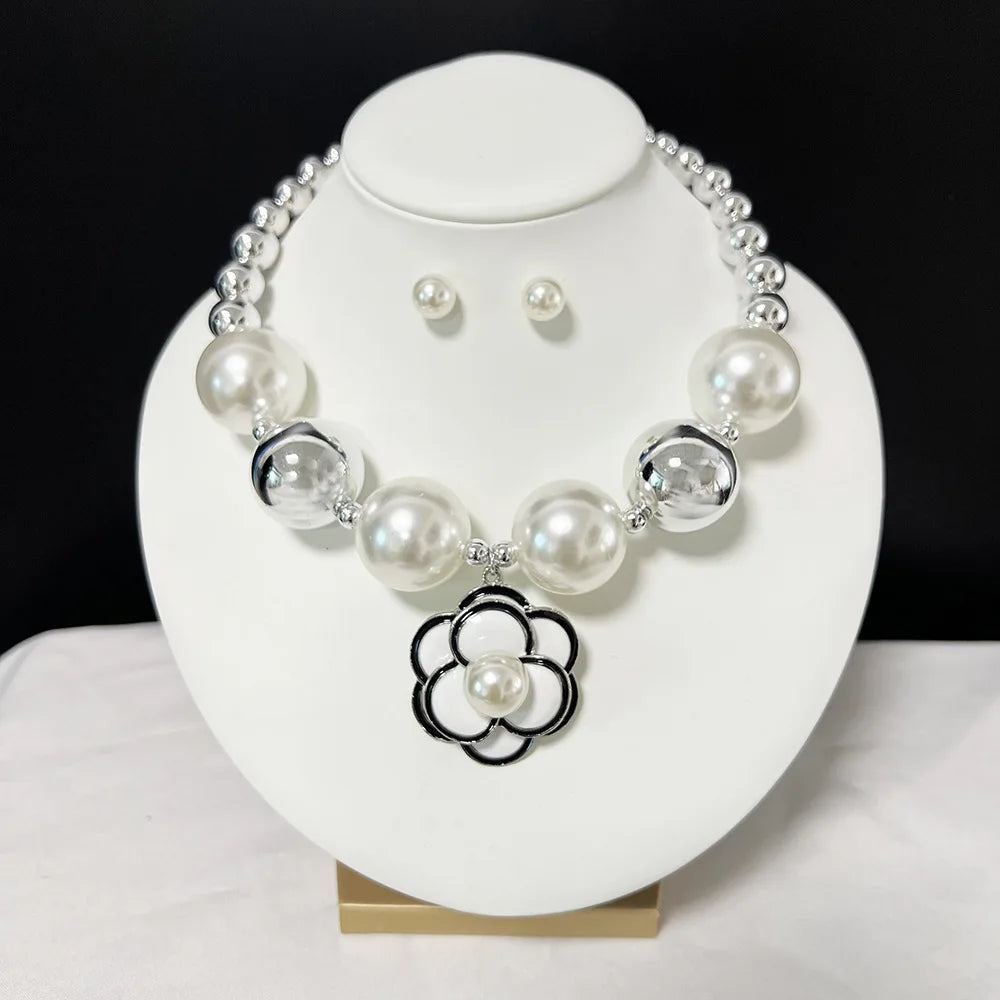 Pearl Beaded Choker