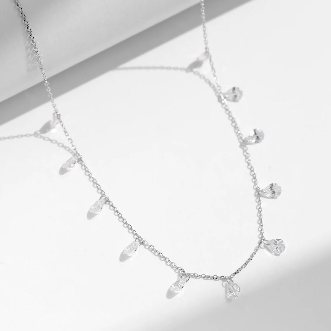 Zircon Clavicle Necklace
