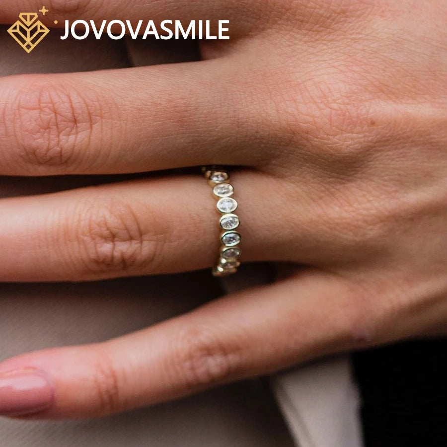 Oval Moissanite Band