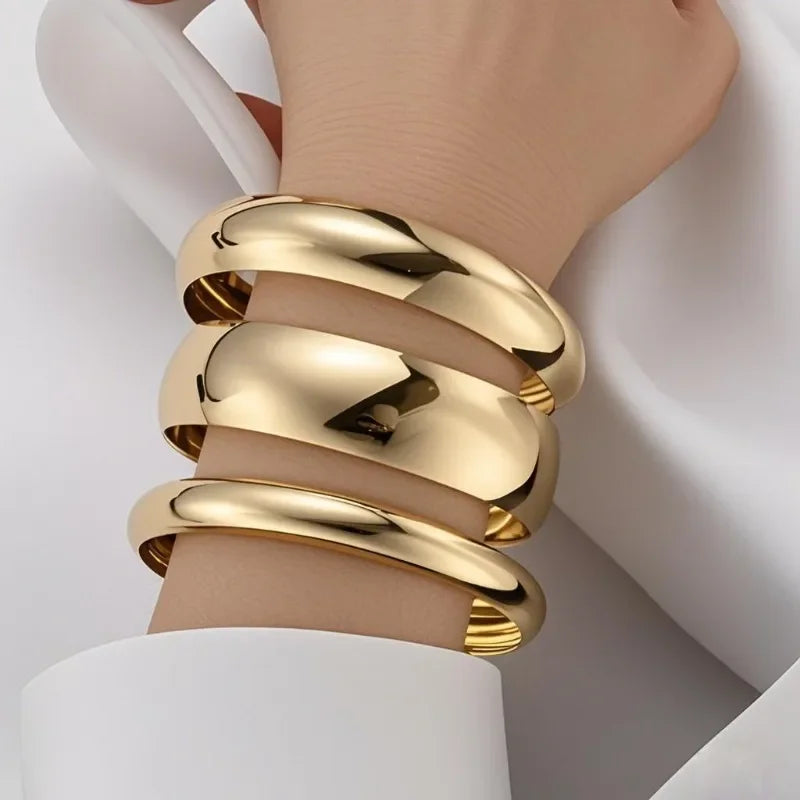 Minimal Gold Bangle Set