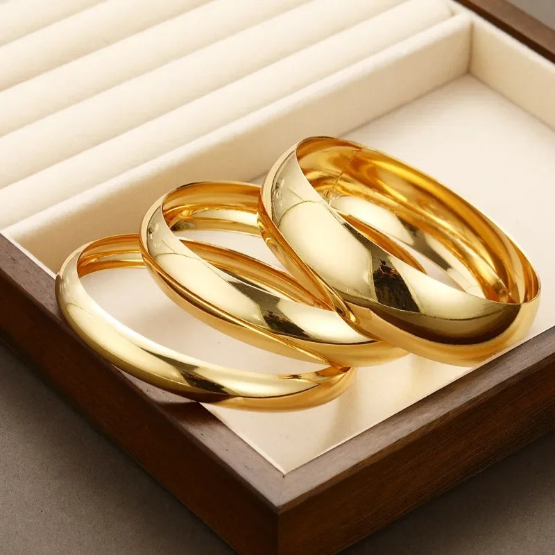 Minimal Gold Bangle Set