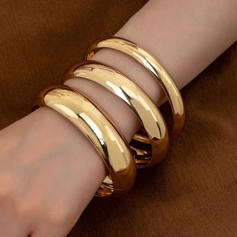Minimal Gold Bangle Set