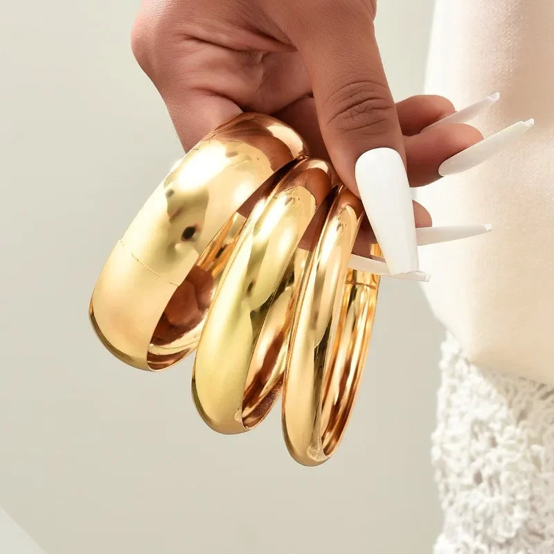 Minimal Gold Bangle Set