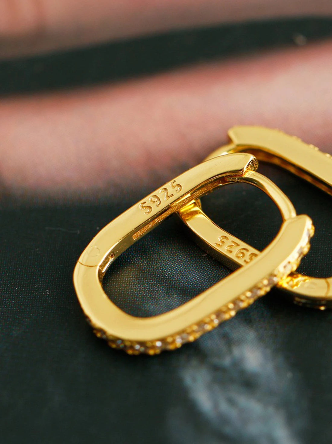 Minimal Zircon Hoops