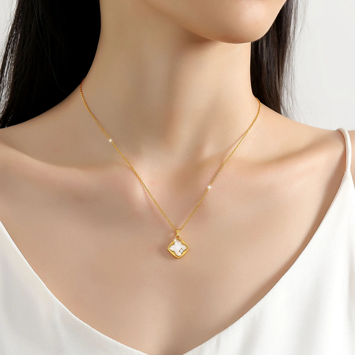 Clover Pendant Necklace